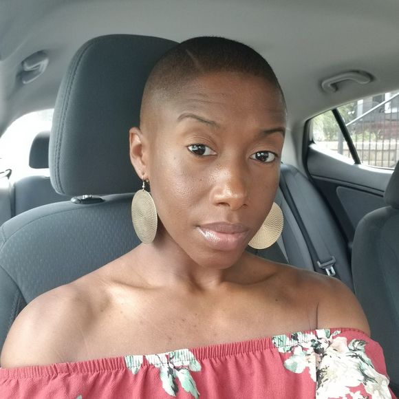 Meet your Posher, Lisa - Picture 1 of 1